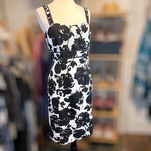 TAHARI ~ ARTHUR S. LEVINE ~ Black and White Floral Print Dress ~ Size 10